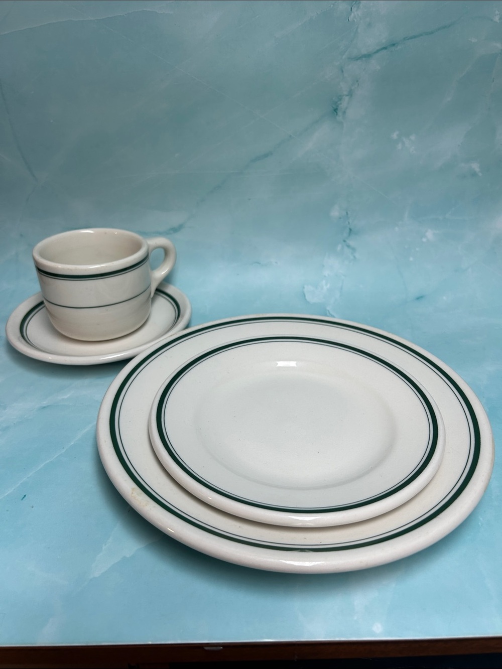 Vandesca China Canada Restaurant dinnerWare Green Line Trim 16 Piece Set